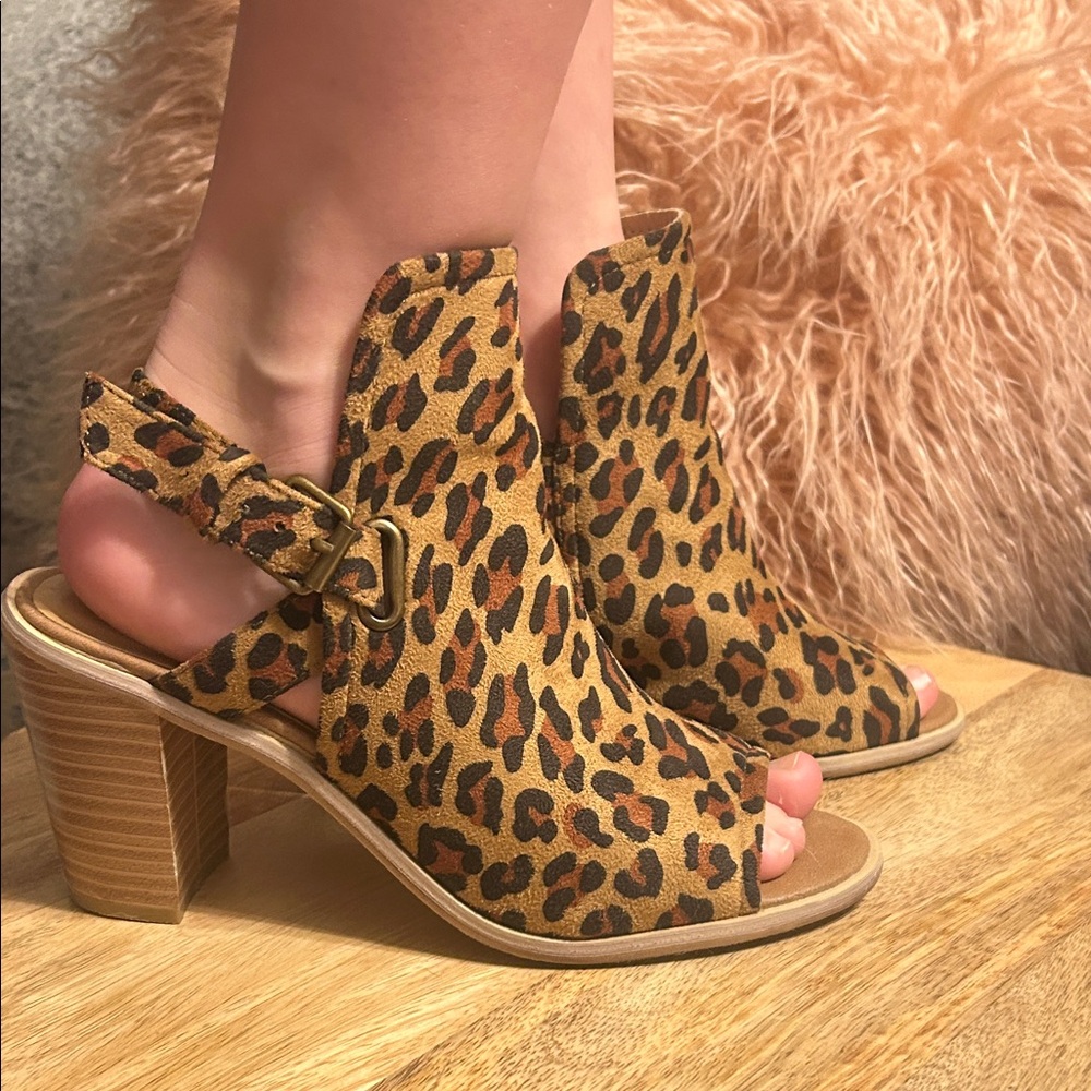Leopard Print Open-Toe Block Heel Sandals